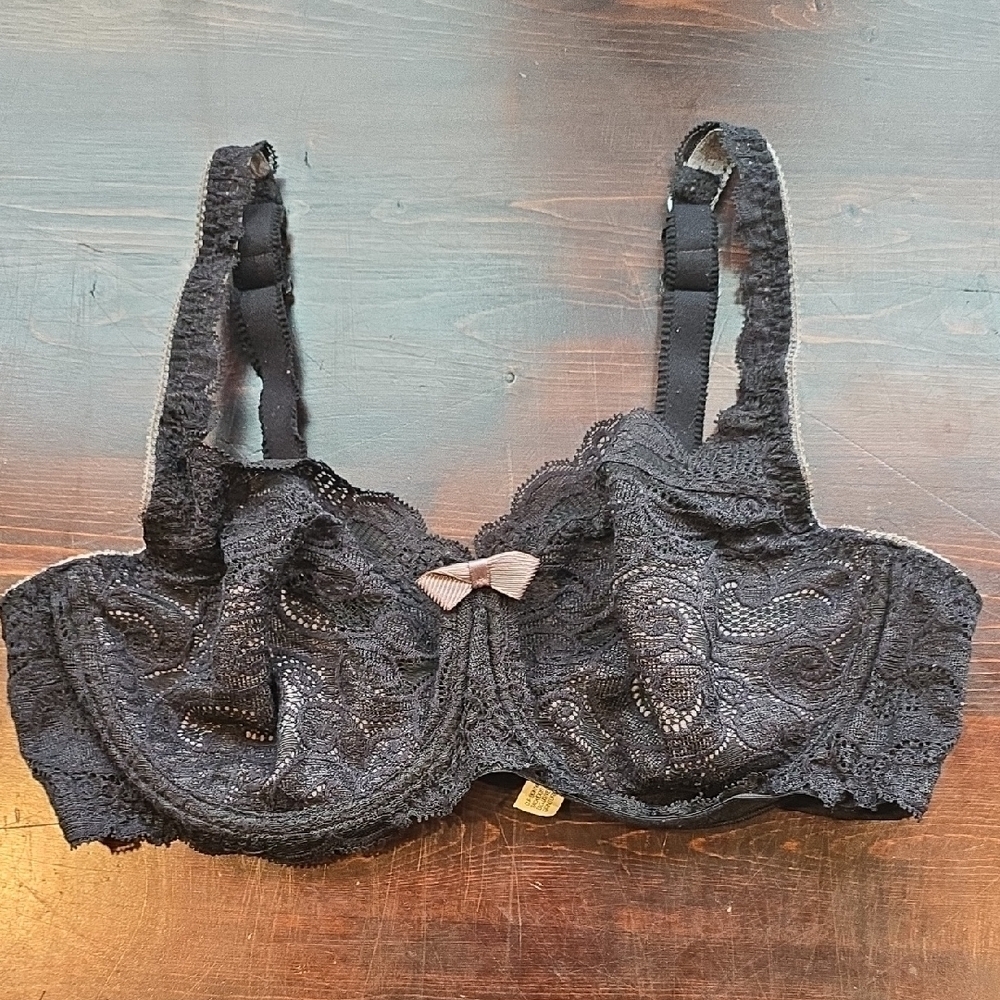 Playtex 18 Hour Black Lace Underwire Bra 38D Full Coverage